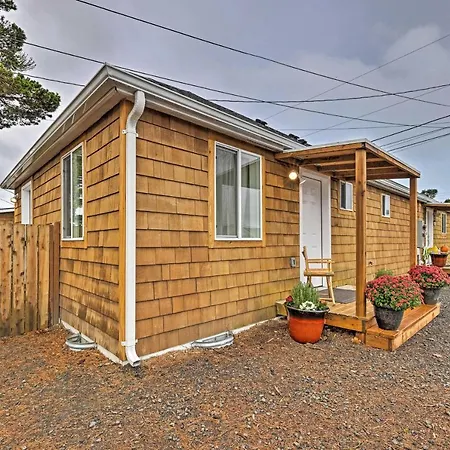 Duplex With Shared Yard - Near Long Beach!